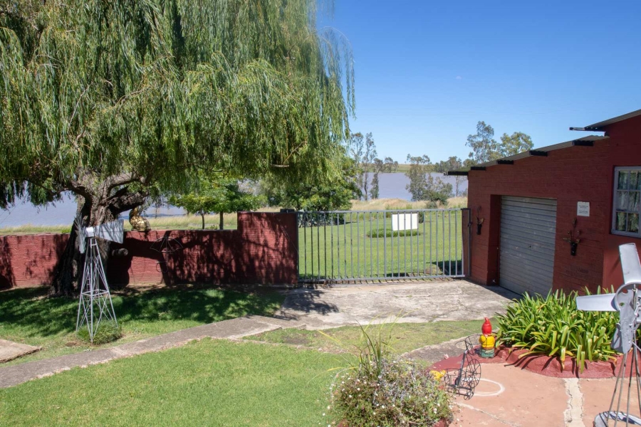 4 Bedroom Property for Sale in Oranjeville Free State